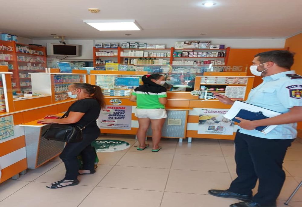 Controale și amenzi în încercarea de a stopa extinderea pandemiei