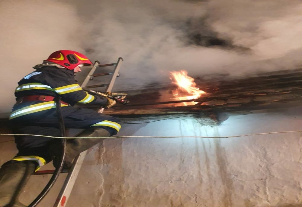 Casă în flacări, în județul Caraș-Severin