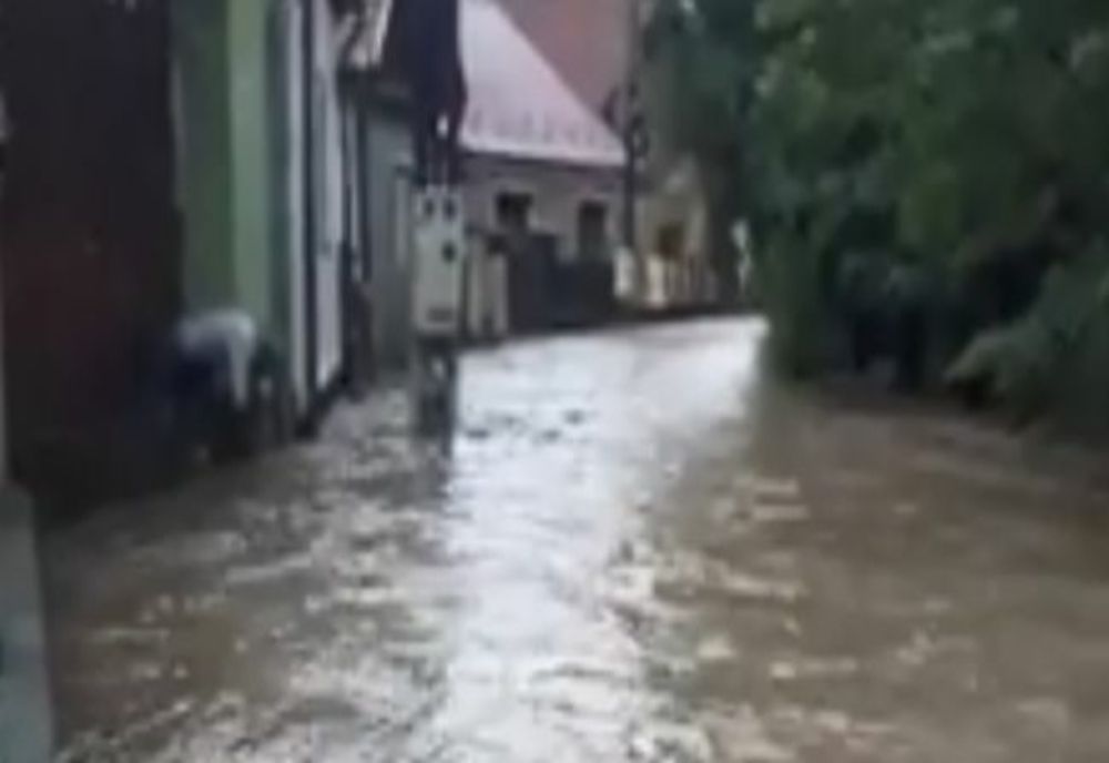 Cod galben de inundații pe mai multe râuri din vestul țării