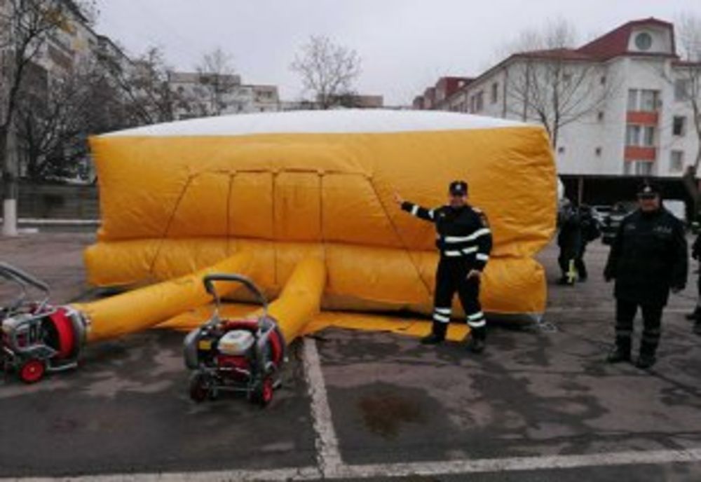 Saltea pneumatică pentru salvarea celor aflați în situații limită, la Inspectoratul pentru Situații de Urgență Caraș-Severin