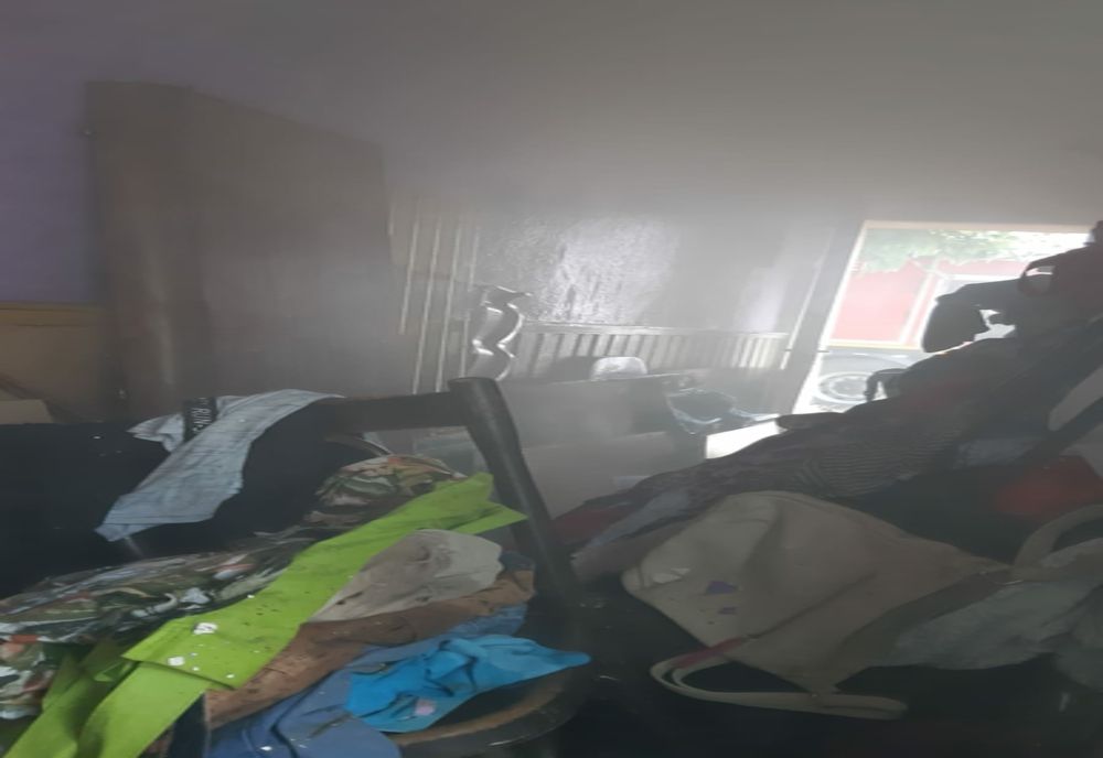 A murit sufocat de fum în casa plină de lucruri depozitate acolo