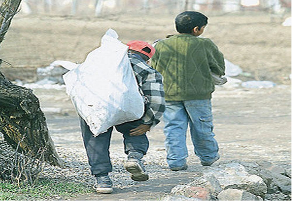 Sprijin pentru copiii din familii sărace pentru a nu abandona școala