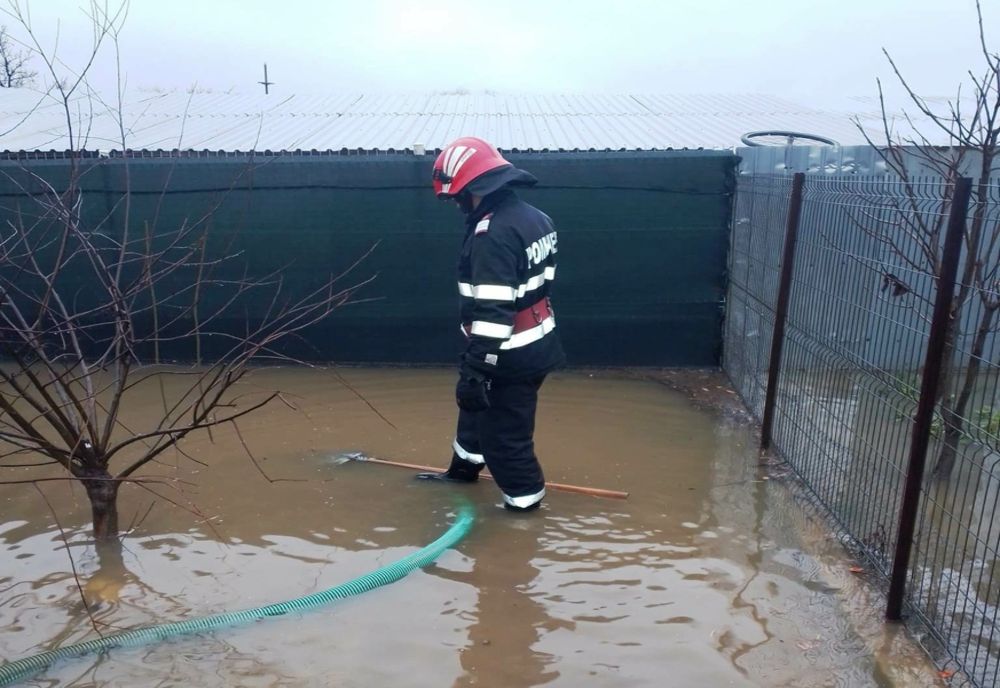 Risc de inundații pe mai multe râuri din vestul țării