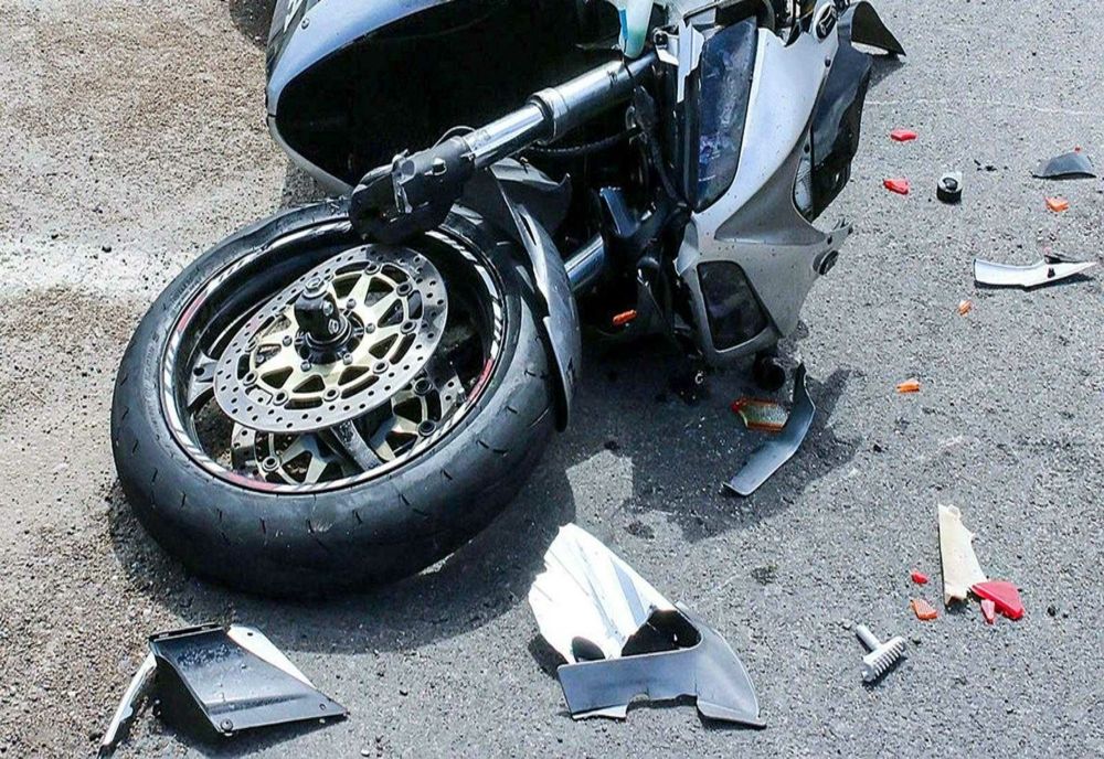 Motociclist băut, rănit într-un accident, la Bocșa