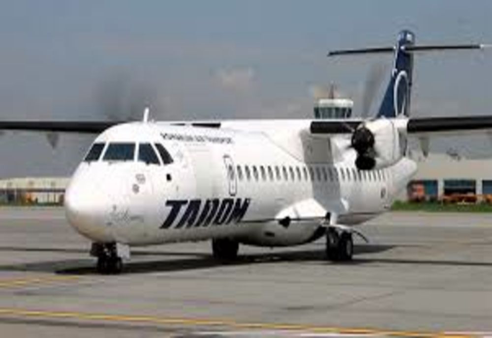Sindicatele TAROM amenință cu grevă. Din 23 august, timp de 3 ore pe zi, nu mai decolează niciun avion