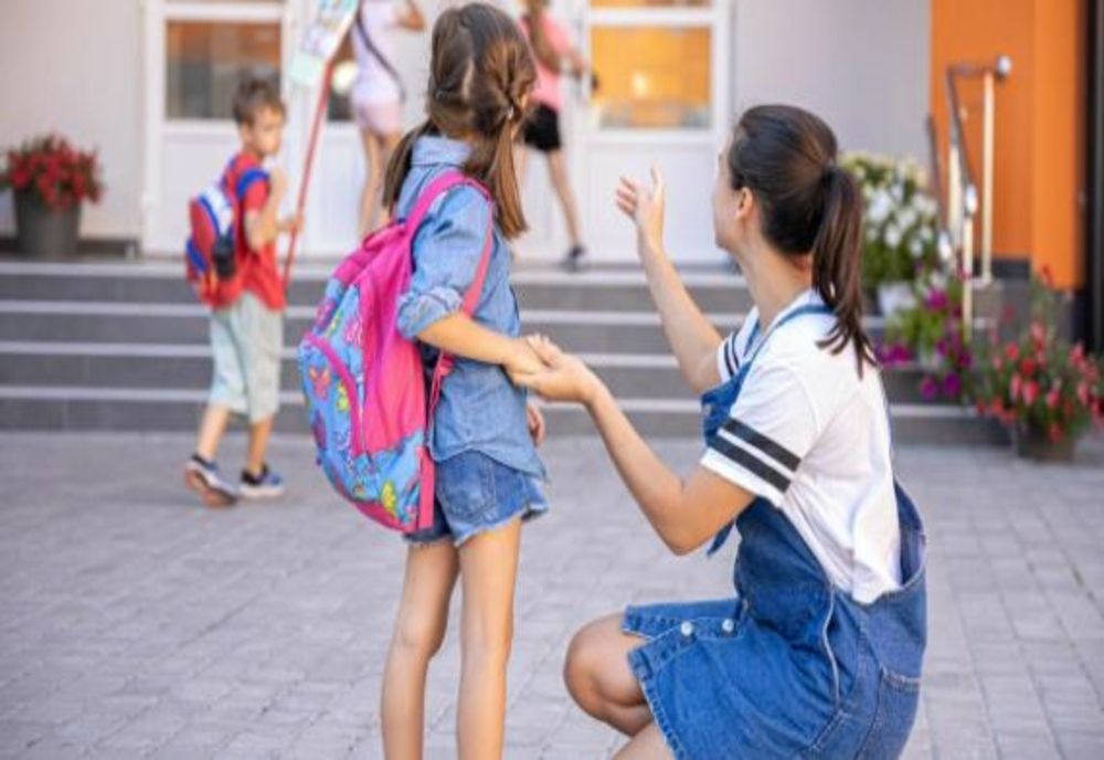 În Caraș-Severin, aproximativ 36.500 de preșcolari și elevi au început cursurile noului an şcolar 2022-2023