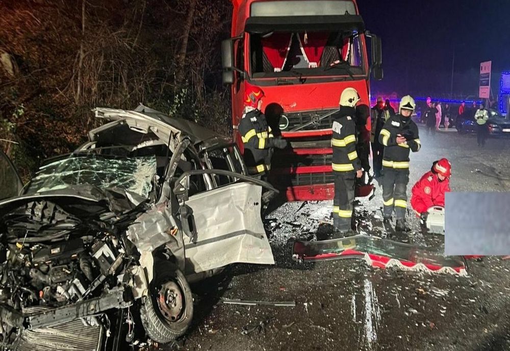 Accident teribil în Caraș-Severin: doi tineri, frate și soră, au murit