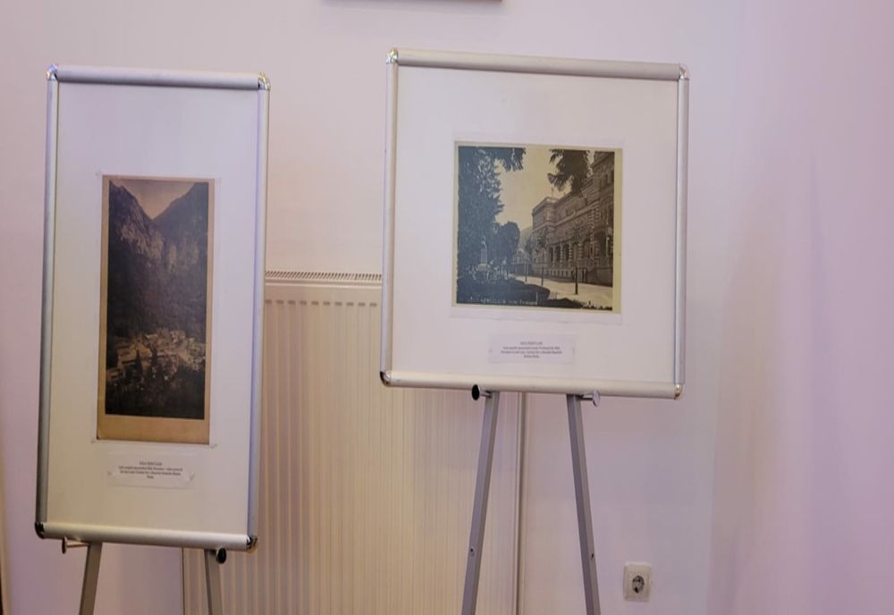 Vernisajul expoziției de carte poștală "Imagini urbane cărășene”