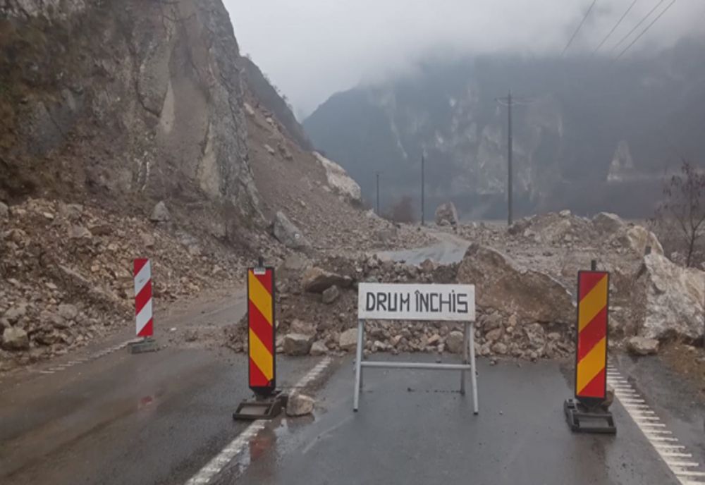 S-au aventurat pe un drum închis, sfidând pericolul. Nu s-au așteptat să dea peste alt necaz