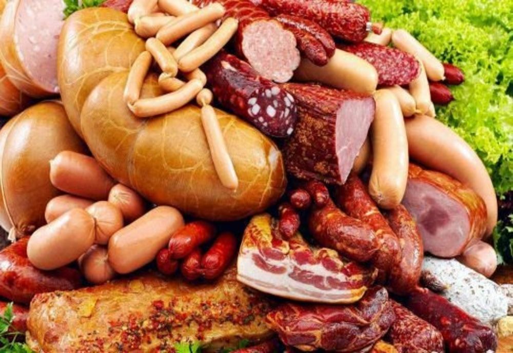 Mezelurile înregistrează scumpiri record! Cât a ajuns să coste parizerul, preferat de mulți români