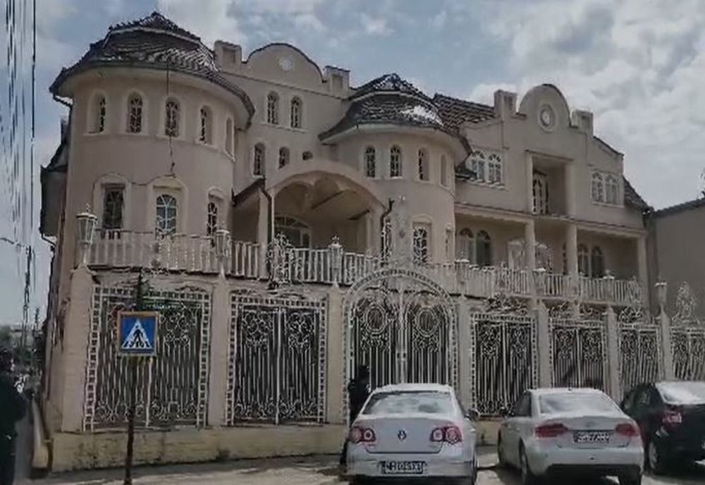 Percheziții la Caransebeș, vizat este un afacerist local