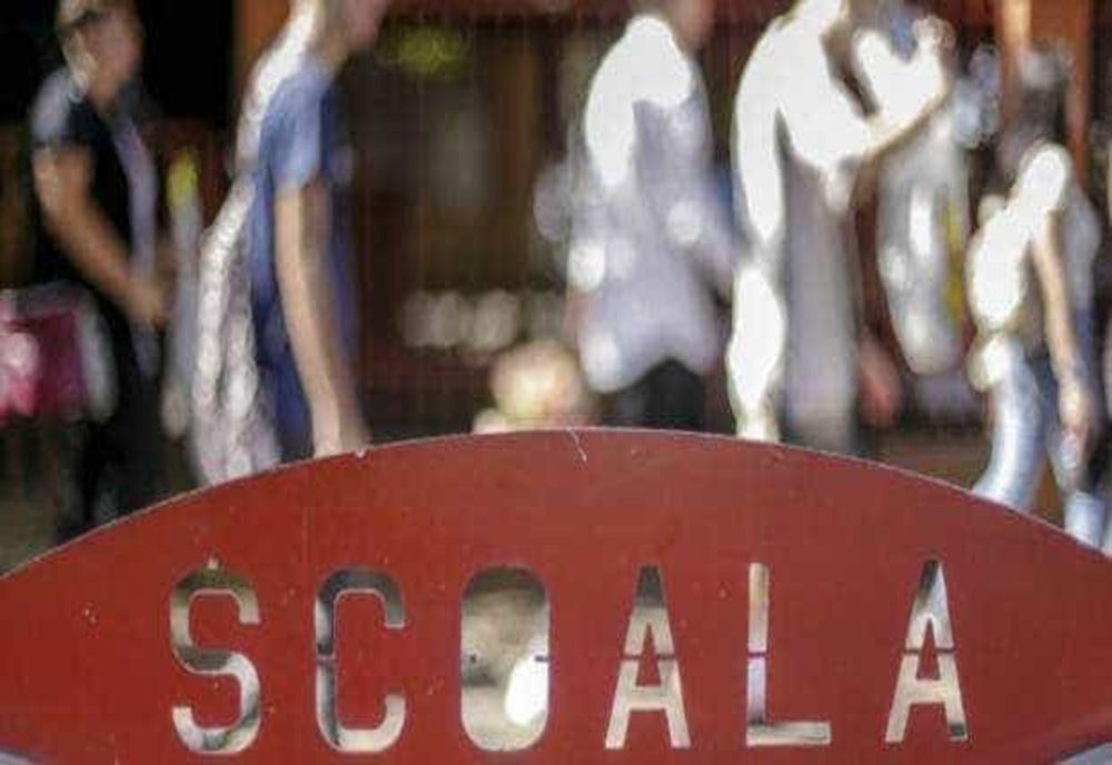 MINISTRUL EDUCAȚIEI: „DIN TOAMNĂ SAU CEL TÂRZIU PRIMĂVARA VIITOARE, NU VOM MAI AVEA ȘCOLI CU TOALETE ÎN CURTE”