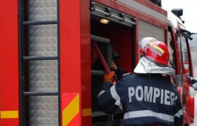 Pompier militar, găsit mort într-o unitate din Mizil. Bărbatul avea o plagă prin împușcare