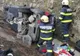 Accident pe o șosea din Caraș-Severin: o mașină s-a răsturnat și doi oameni au fost răniți