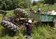 S-a răsturnat cu tractorul, accident cumplit