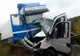 O camionetă s-a ciocnit de un TIR, la Mehadia