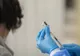 Un nou caz de vaccinare ”la chiuvetă”: 9 medici și asistente din Caraș-Severin, duși la audieri