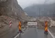 S-au aventurat pe un drum închis, sfidând pericolul. Nu s-au așteptat să dea peste alt necaz