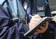 Permisul de conducere, document facultativ? Trei șoferi din Caraș-Severin s-au ales cu dosar penal