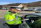 Șoferițele, oprite în trafic de polițiștii cărășeni. De ce surpriză au avut parte